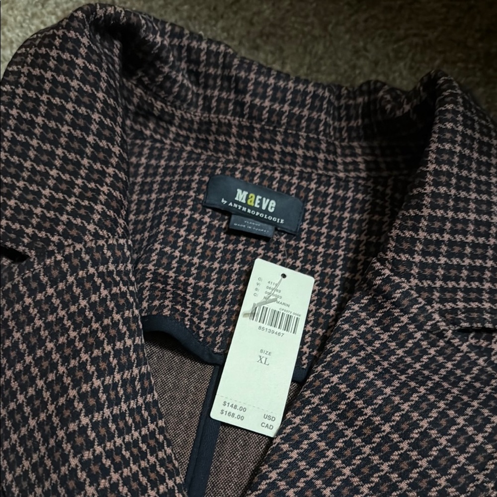 Women's Black and Pink Plaid Jacket‎ - Picture 2 of 6